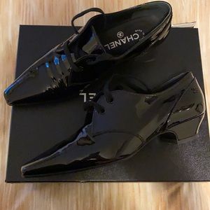 Chanel shoes new in box size 39 black